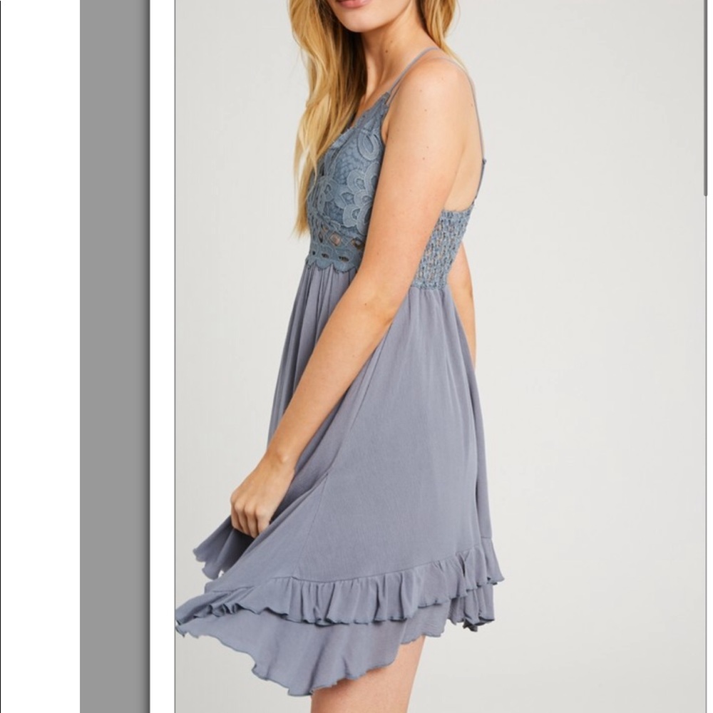 Black & Blush Scallop lace dress - Picture 6 of 8